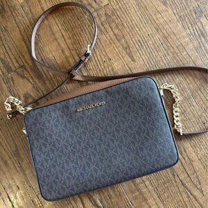 Michael Kors Jetset Crossbody